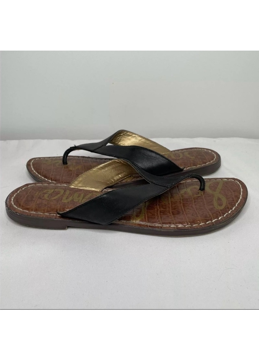 Sam Edelman Kyra Black Gold Leather Croc Embossed Flat Thong Sandals Womens 7.5